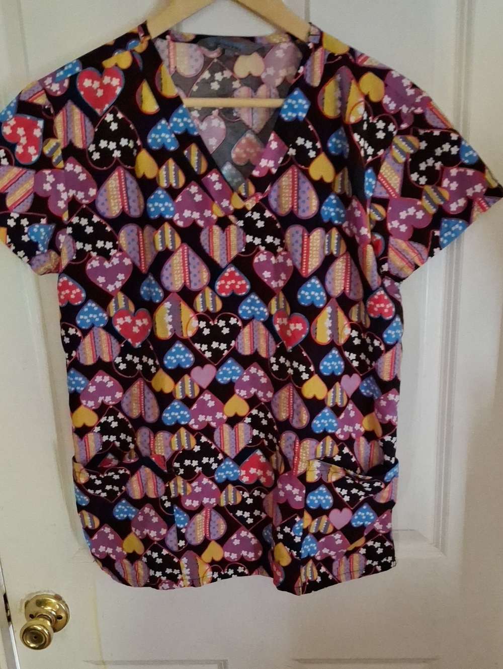 Black Heart-Print V-Neck Scrub Top